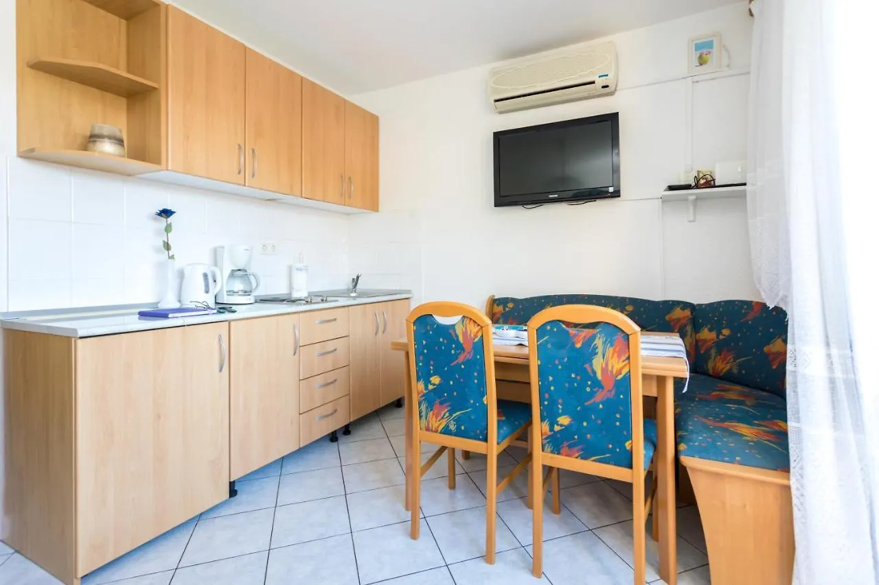 Apartments With A Parking Space Njivice, Krk - 20504 Croatia